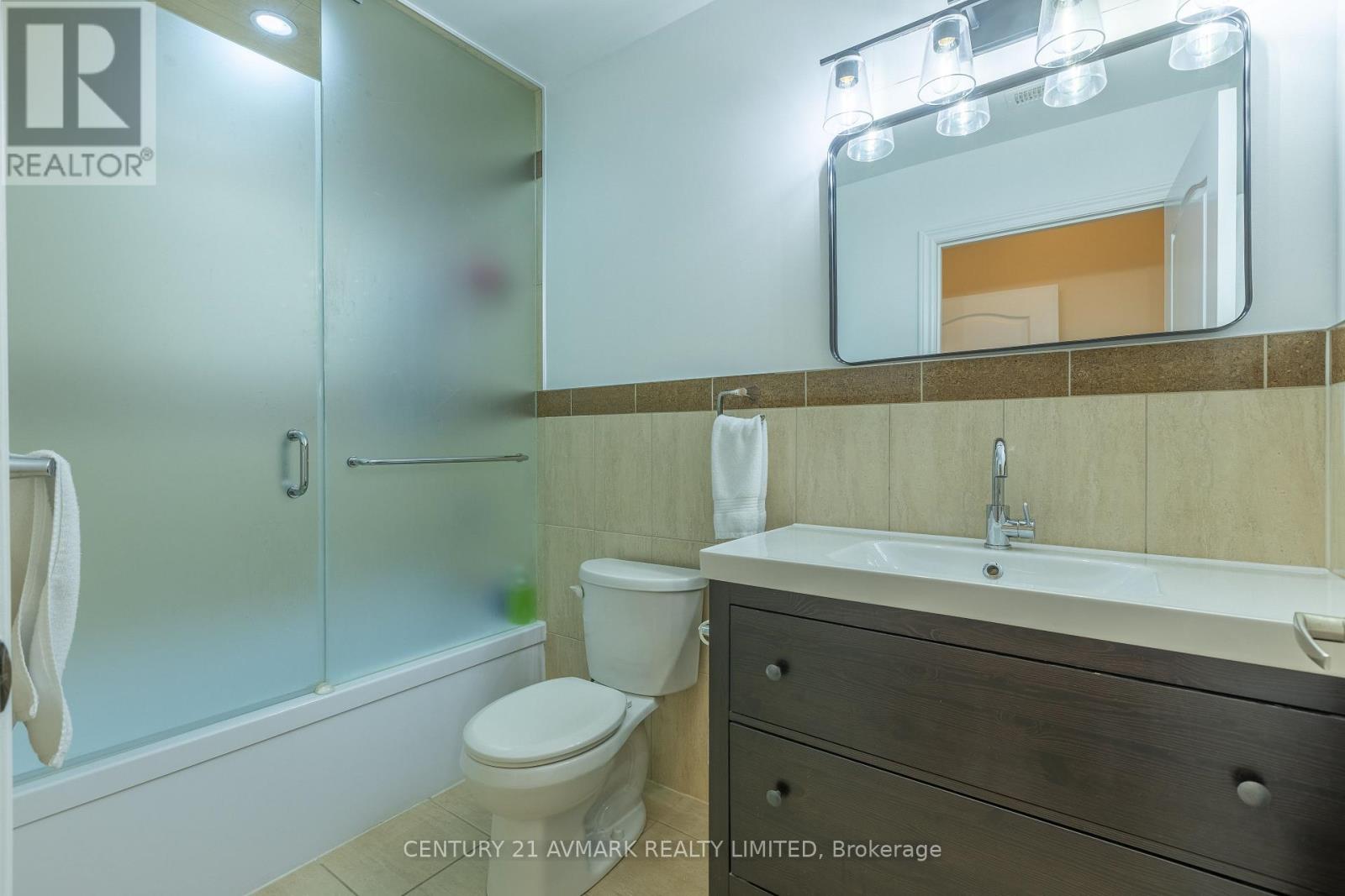 228 - 8111 Forest Glen Drive, Niagara Falls, Ontario  L2H 2Y7 - Photo 17 - X12487302