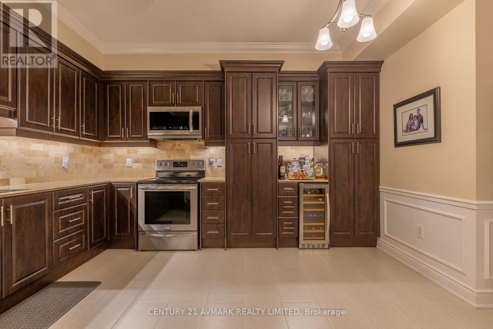 228 - 8111 Forest Glen Drive, Niagara Falls, Ontario  L2H 2Y7 - Photo 9 - X12487302