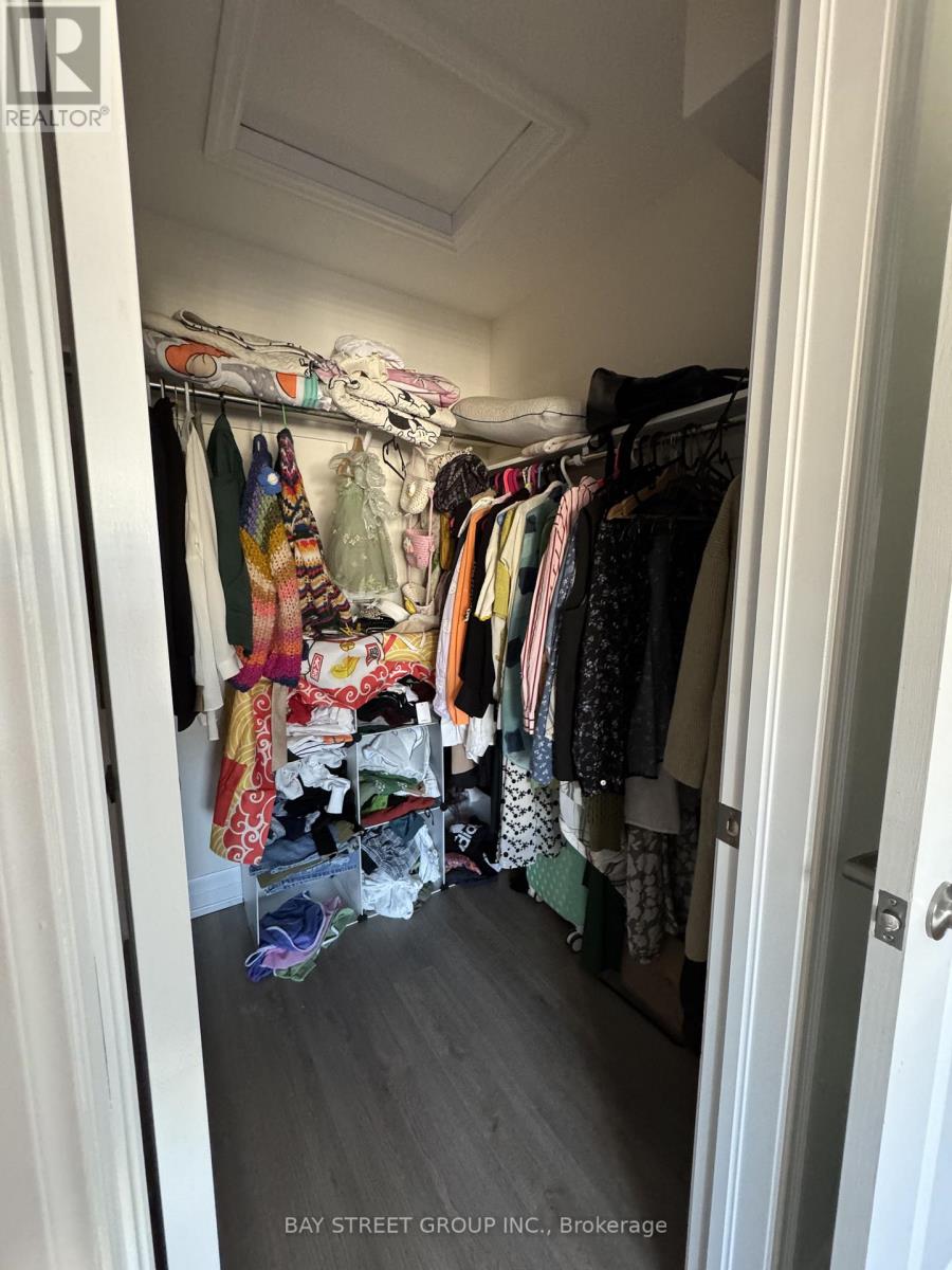 Master Bedroom - 51 Dominion Crescent, Niagara-On-The-Lake, Ontario  L0S 1P0 - Photo 10 - X12489040