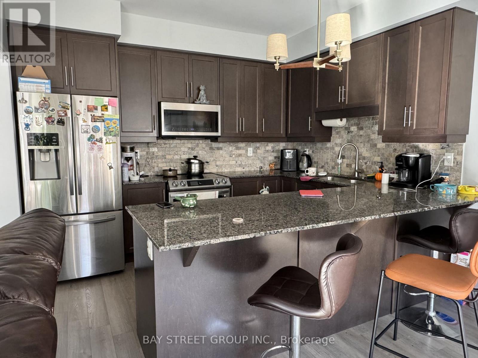 Master Bedroom - 51 Dominion Crescent, Niagara-On-The-Lake, Ontario  L0S 1P0 - Photo 5 - X12489040