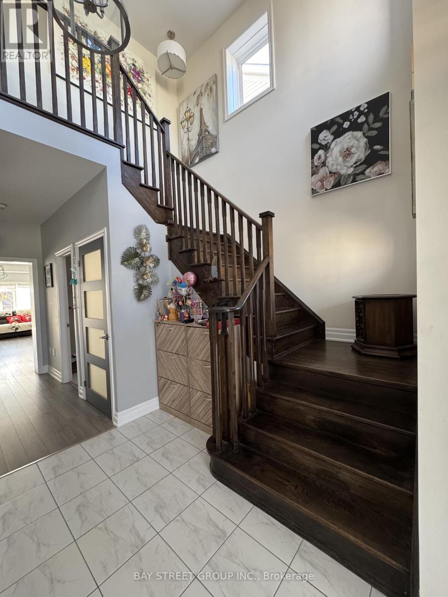 Master Bedroom - 51 Dominion Crescent, Niagara-On-The-Lake, Ontario  L0S 1P0 - Photo 6 - X12489040