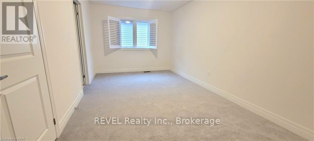 9275 White Oak Avenue, Niagara Falls, Ontario  L2G 0E9 - Photo 11 - X12489168