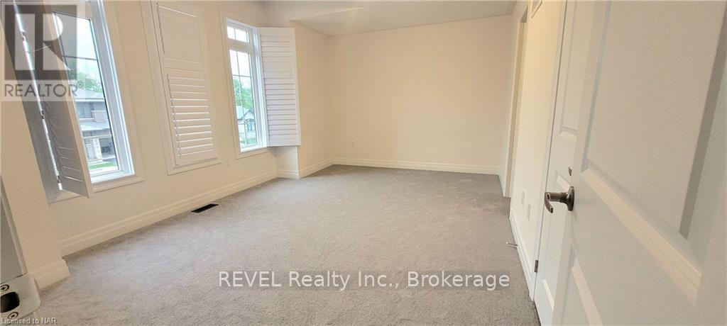 9275 White Oak Avenue, Niagara Falls, Ontario  L2G 0E9 - Photo 13 - X12489168