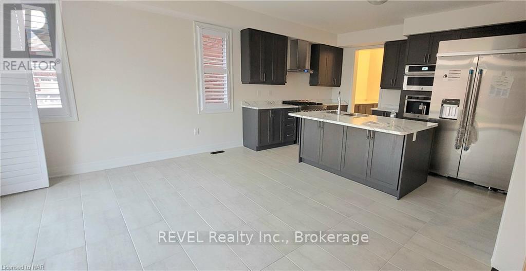 9275 White Oak Avenue, Niagara Falls, Ontario  L2G 0E9 - Photo 4 - X12489168