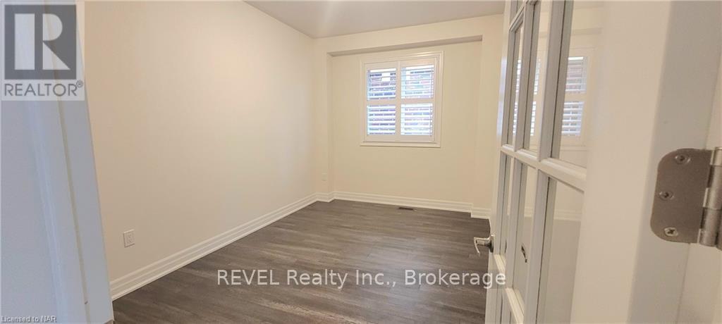 9275 White Oak Avenue, Niagara Falls, Ontario  L2G 0E9 - Photo 6 - X12489168