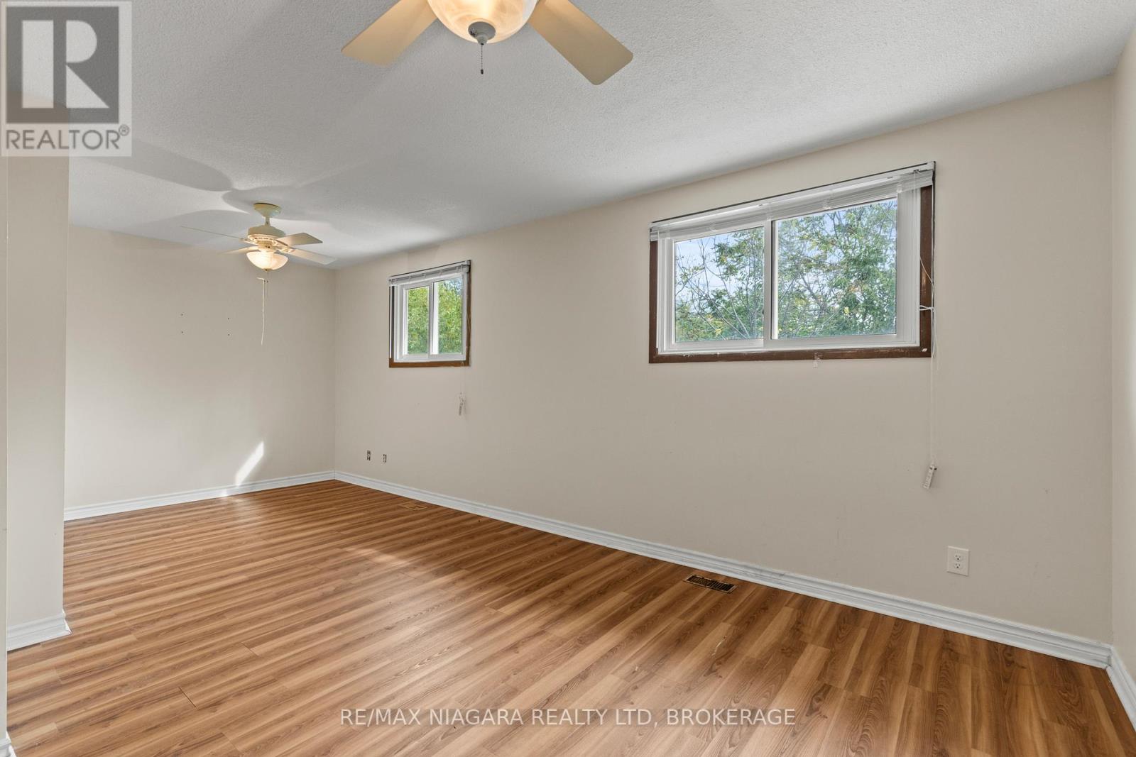 28 Runcorn Street, St. Catharines, Ontario  L2M 1N8 - Photo 10 - X12489186