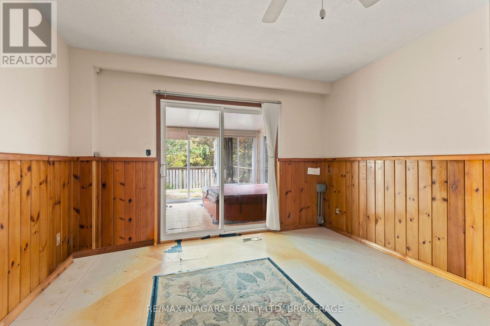 28 Runcorn Street, St. Catharines, Ontario  L2M 1N8 - Photo 14 - X12489186