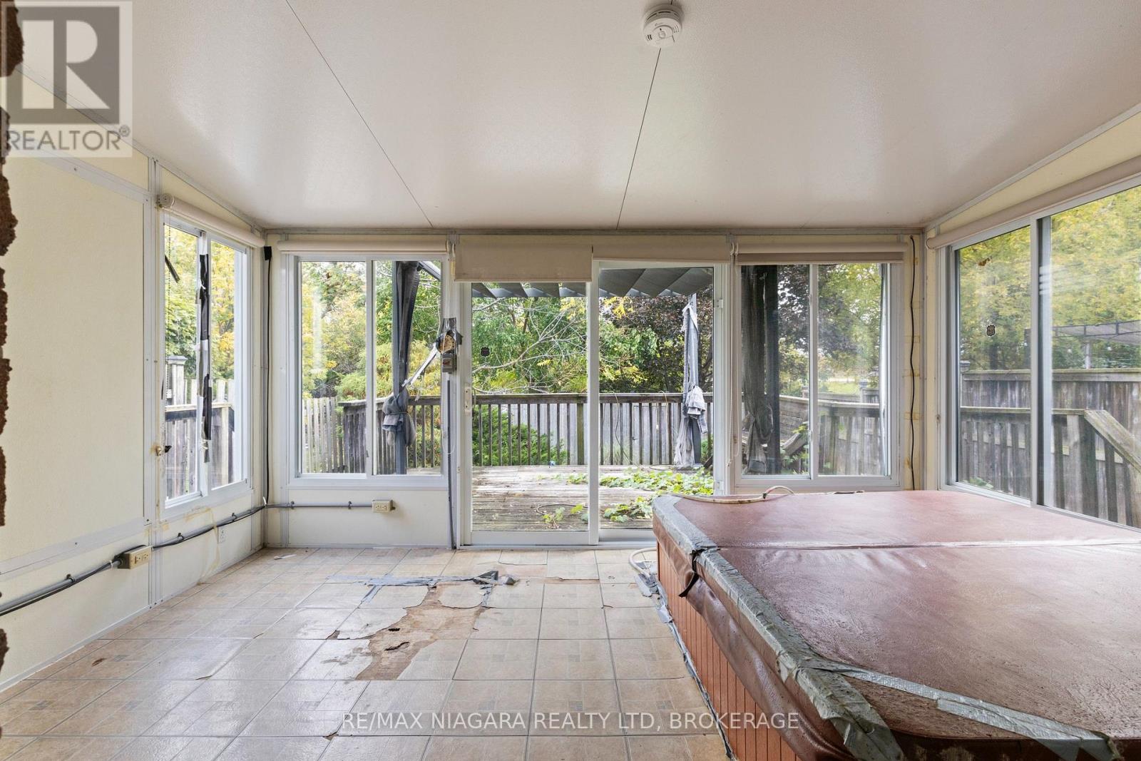 28 Runcorn Street, St. Catharines, Ontario  L2M 1N8 - Photo 15 - X12489186