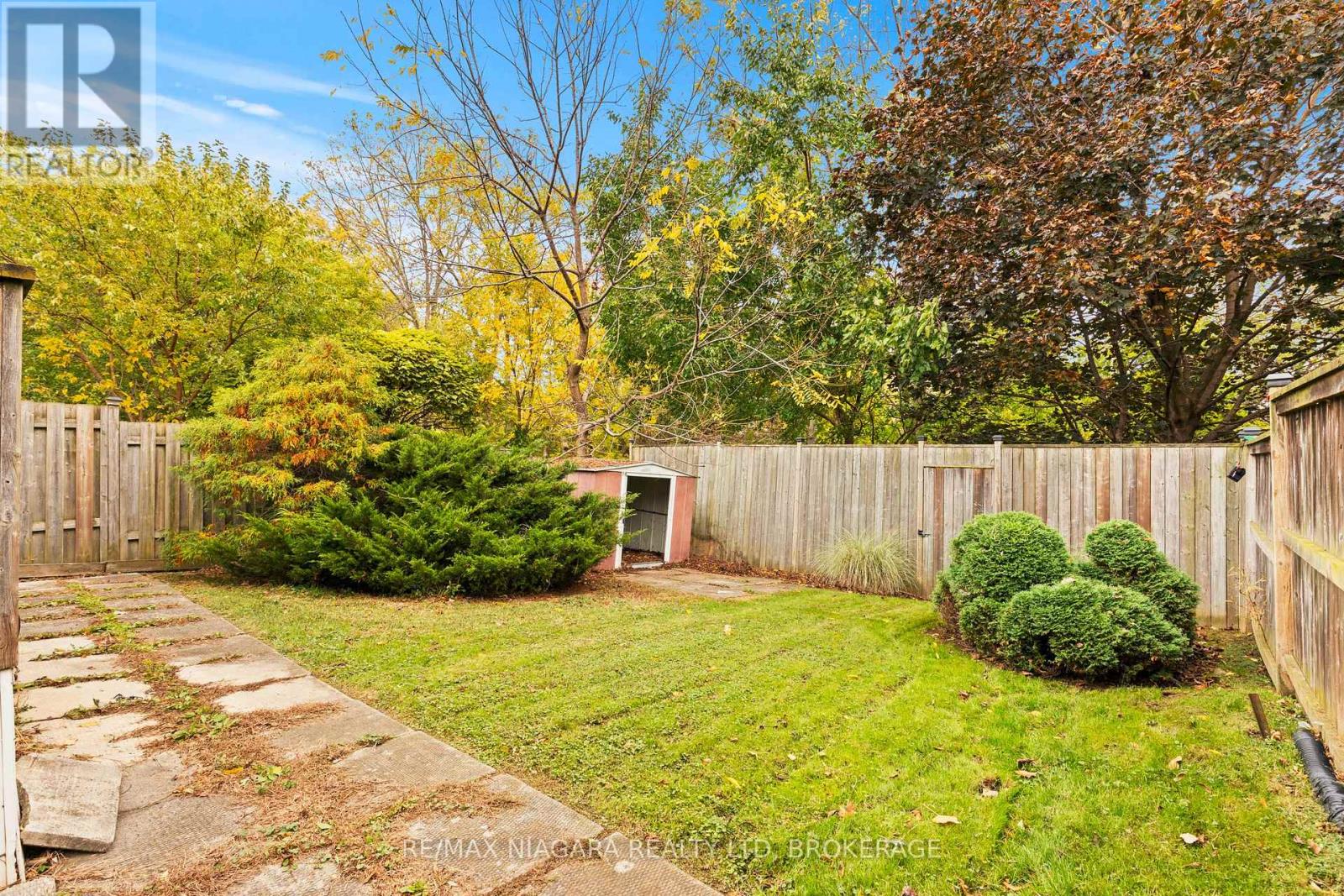 28 Runcorn Street, St. Catharines, Ontario  L2M 1N8 - Photo 2 - X12489186