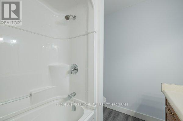 6680 Cropp Street, Niagara Falls, Ontario  L2E 7B3 - Photo 16 - X12489428