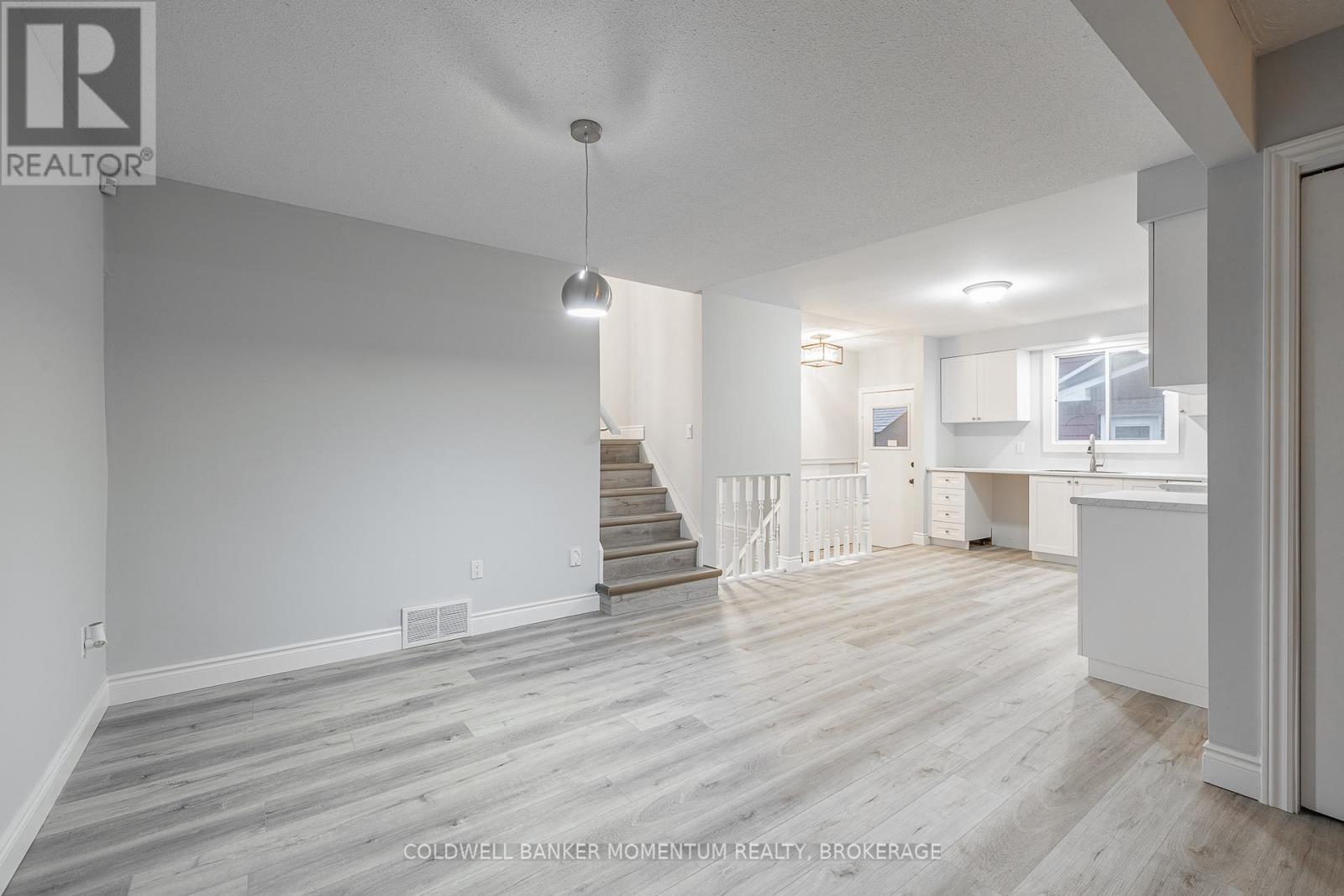 6680 Cropp Street, Niagara Falls, Ontario  L2E 7B3 - Photo 7 - X12489428