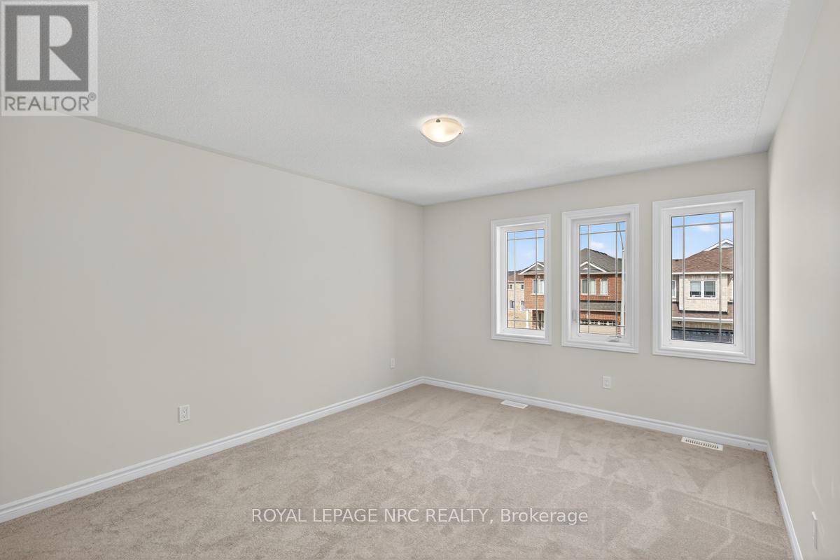 49 Huntsworth Avenue, Thorold, Ontario  L2V 0N2 - Photo 25 - X12489748