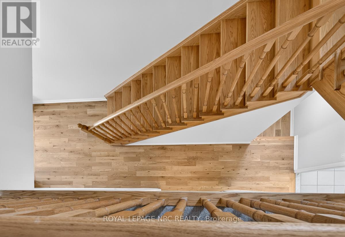 49 Huntsworth Avenue, Thorold, Ontario  L2V 0N2 - Photo 31 - X12489748