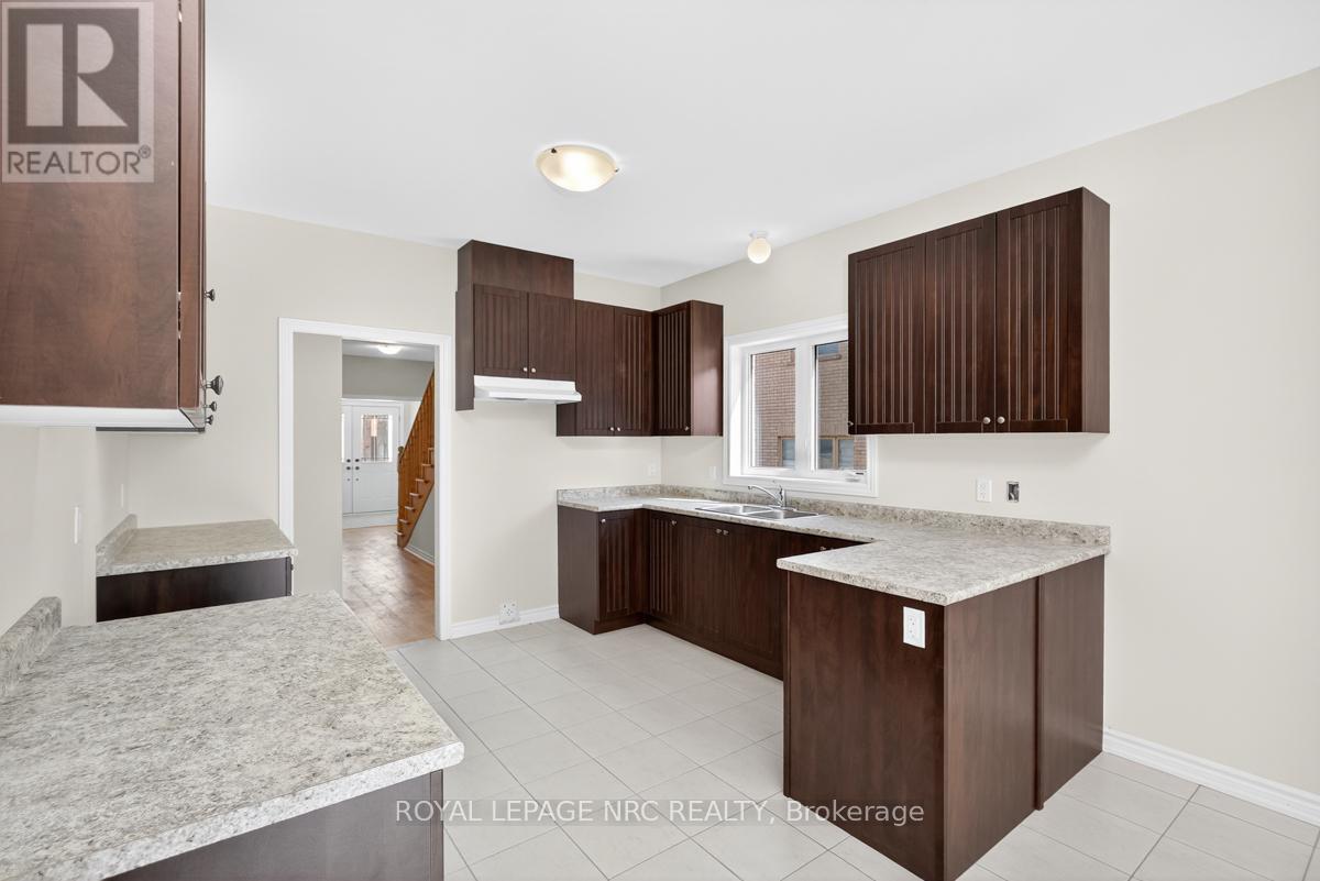 49 Huntsworth Avenue, Thorold, Ontario  L2V 0N2 - Photo 4 - X12489748