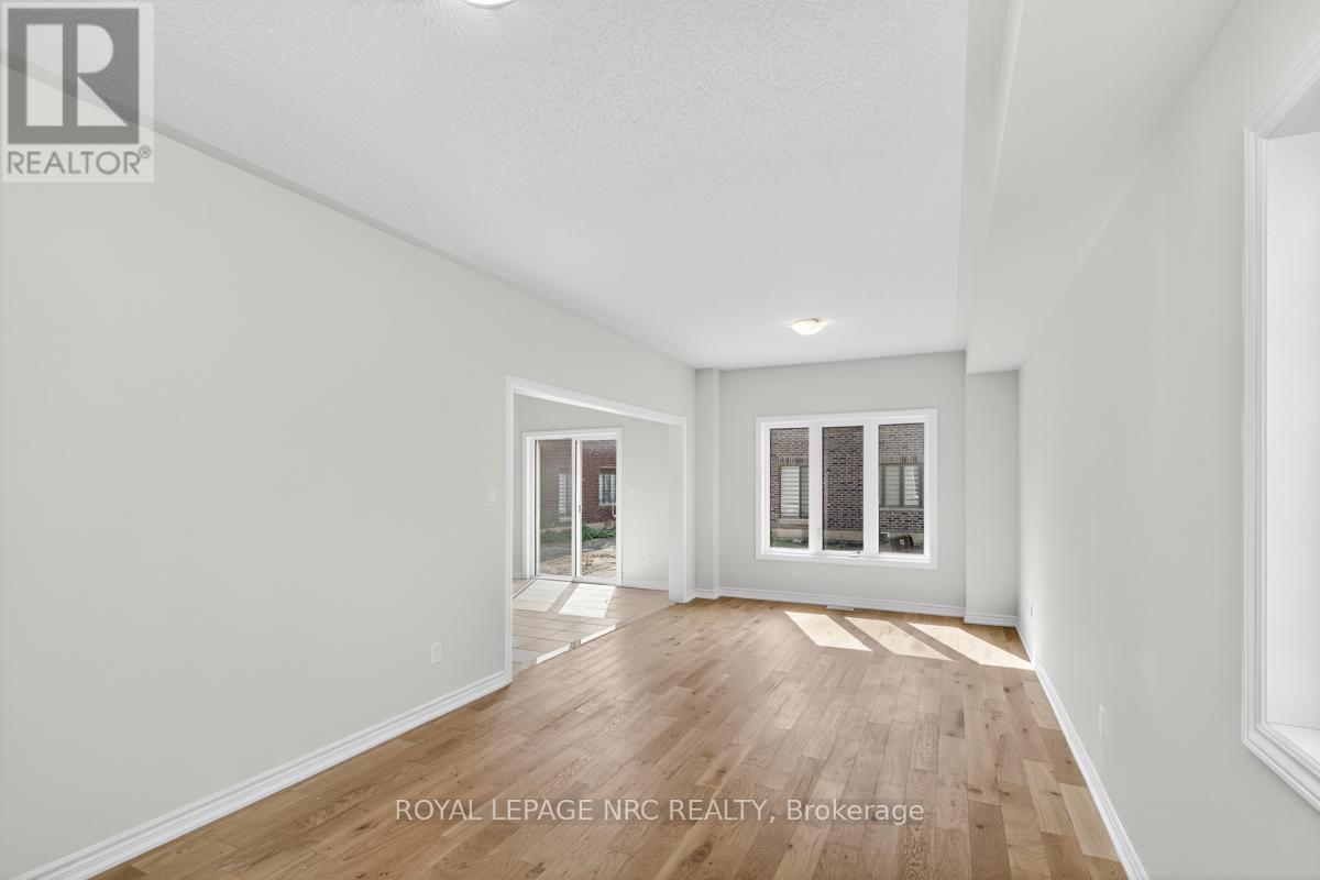 49 Huntsworth Avenue, Thorold, Ontario  L2V 0N2 - Photo 9 - X12489748