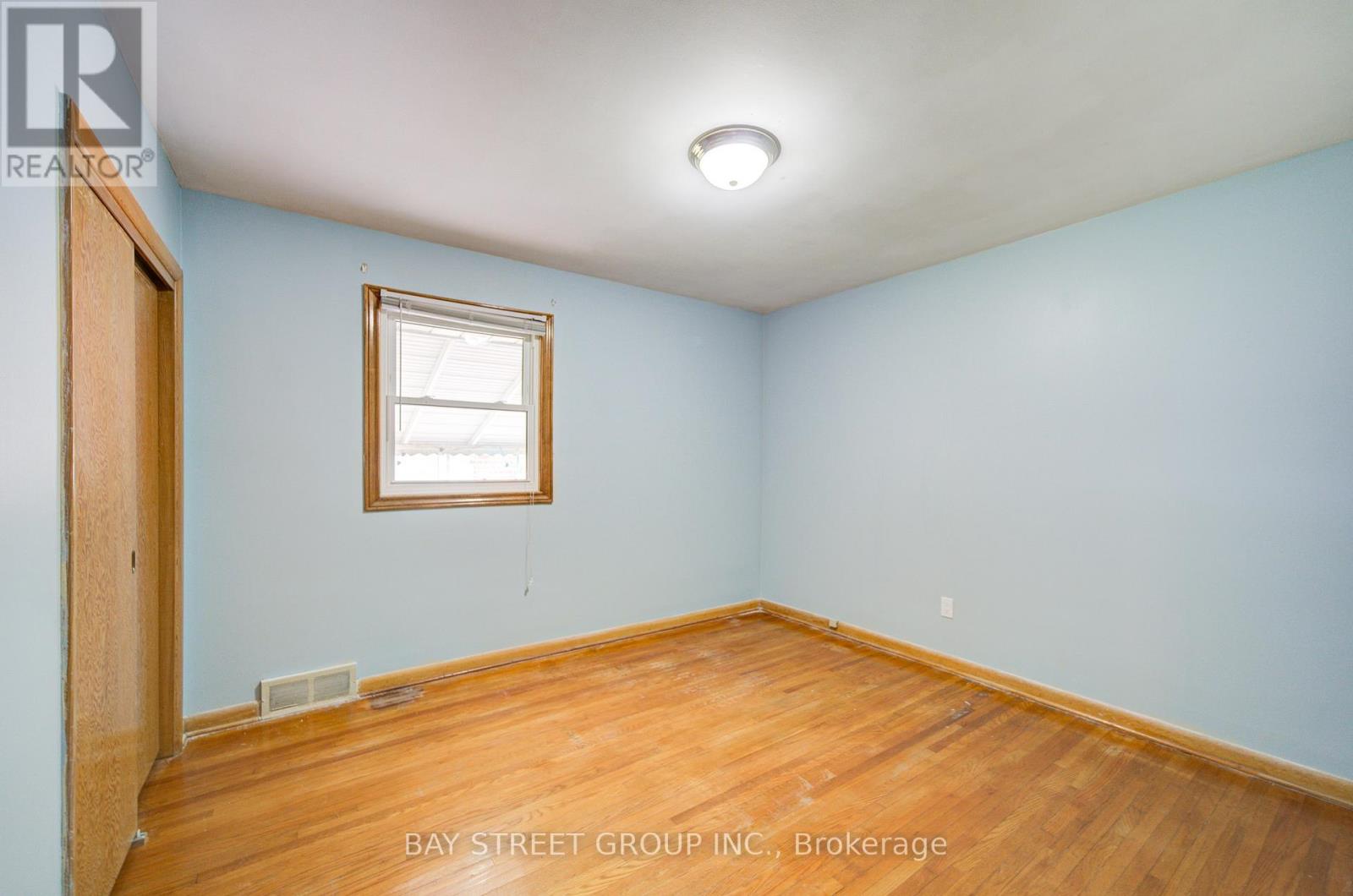 58 Broderick Avenue, Thorold, Ontario  L2V 2J1 - Photo 10 - X12493908