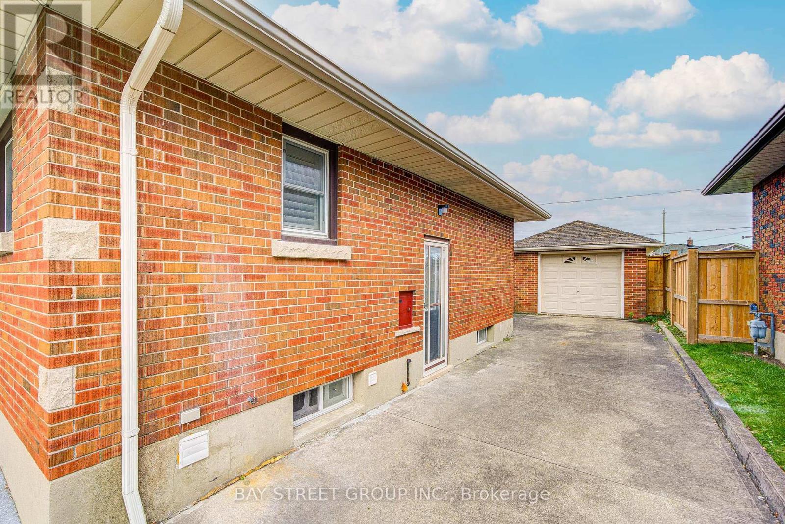 58 Broderick Avenue, Thorold, Ontario  L2V 2J1 - Photo 27 - X12493908