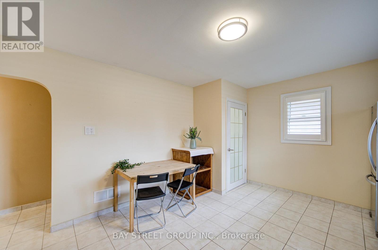 58 Broderick Avenue, Thorold, Ontario  L2V 2J1 - Photo 8 - X12493908