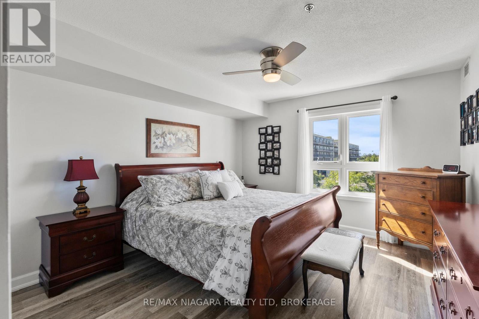 1304 - 330 Prince Charles Drive, Welland, Ontario  L3C 7B3 - Photo 17 - X12494066