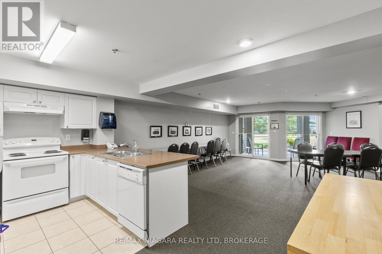 1304 - 330 Prince Charles Drive, Welland, Ontario  L3C 7B3 - Photo 25 - X12494066