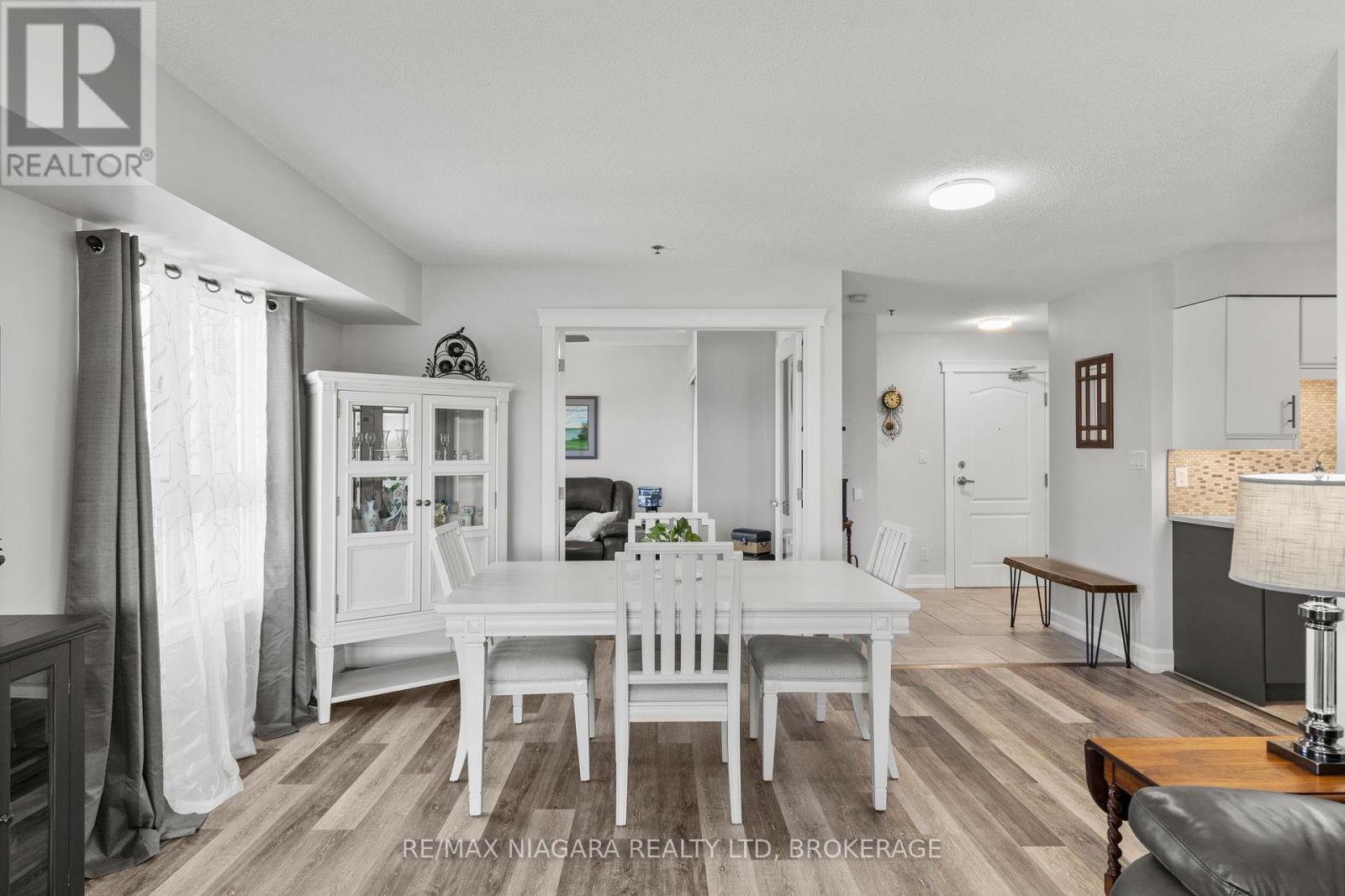 1304 - 330 Prince Charles Drive, Welland, Ontario  L3C 7B3 - Photo 6 - X12494066