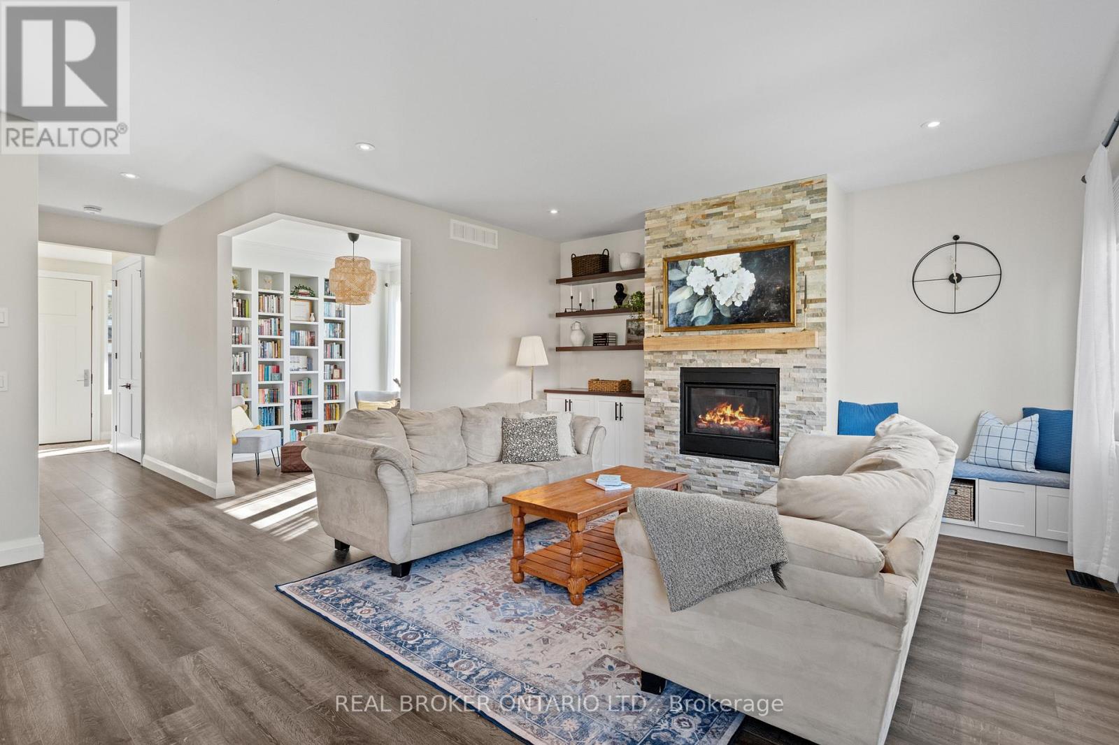 92 Ivy Crescent, Thorold, Ontario  L2V 0J9 - Photo 11 - X12494254