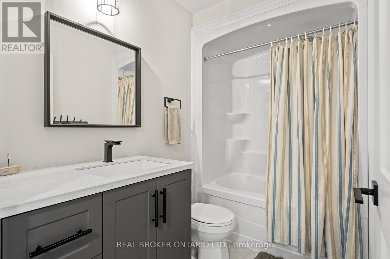 92 Ivy Crescent, Thorold, Ontario  L2V 0J9 - Photo 28 - X12494254