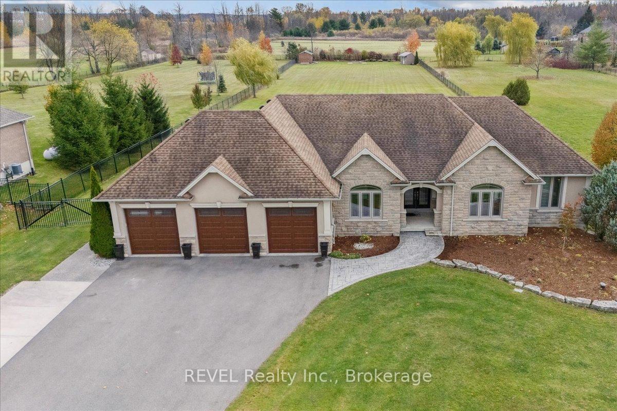 1330 Concession 6 Road W, Hamilton, Ontario  L8B 1N1 - Photo 2 - X12497382