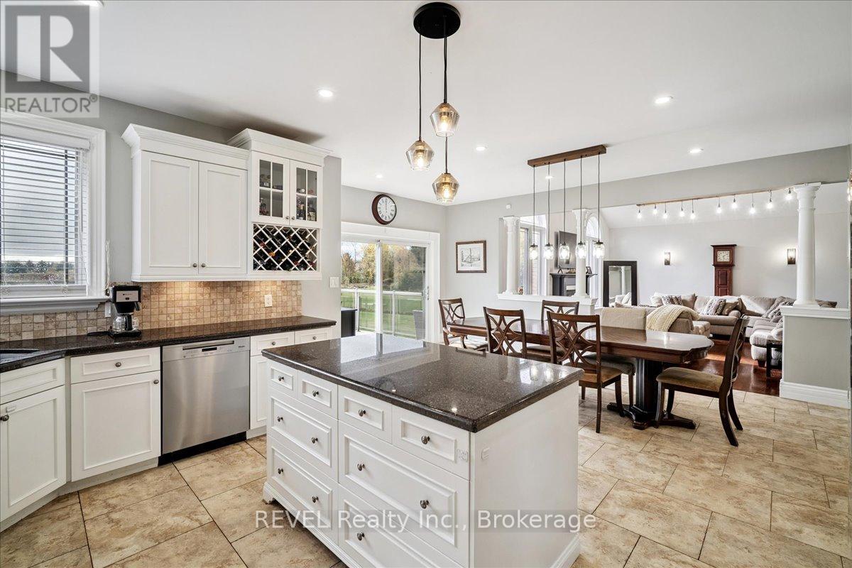 1330 Concession 6 Road W, Hamilton, Ontario  L8B 1N1 - Photo 9 - X12497382