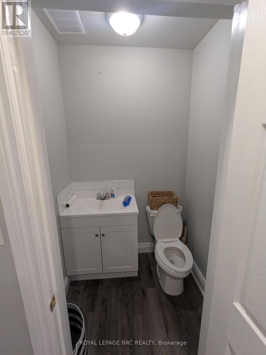 203 - 6150 Valley Way, Niagara Falls, Ontario  L2E 1Y3 - Photo 7 - X12497514