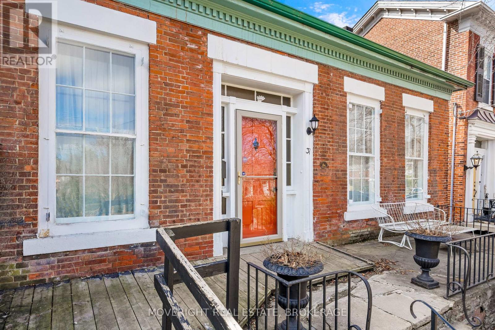 31 Yates Street, St. Catharines, Ontario  L2R 5R3 - Photo 5 - X12497640