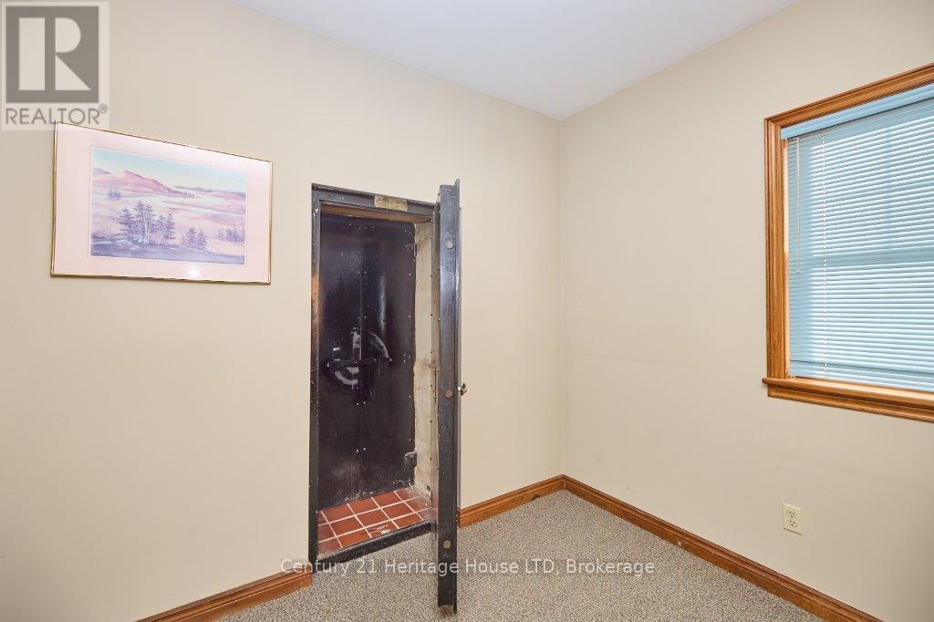 288 Ridge Road N, Fort Erie, Ontario  L0S 1N0 - Photo 13 - X12499364