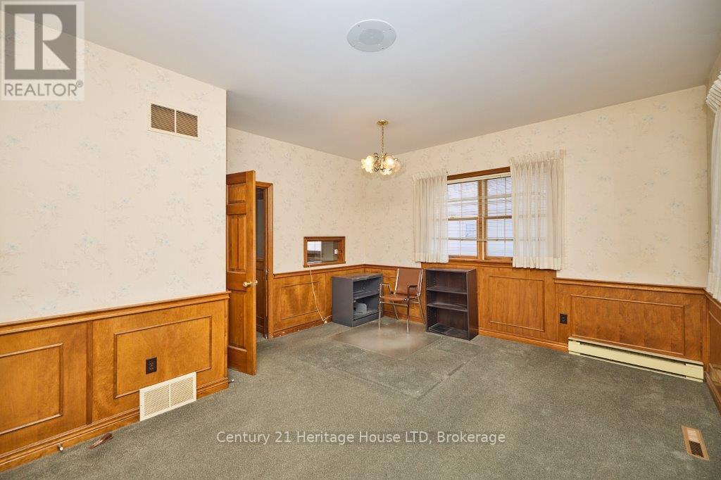 288 Ridge Road N, Fort Erie, Ontario  L0S 1N0 - Photo 5 - X12499364