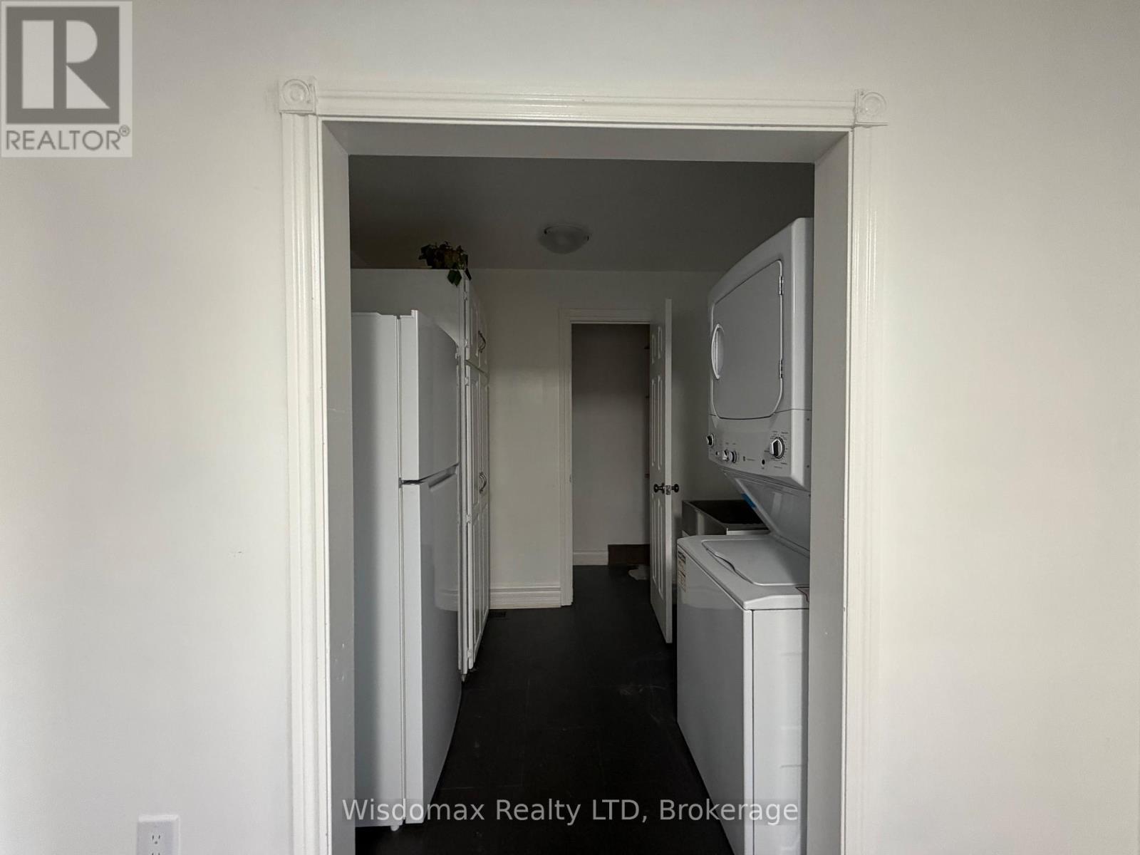 25 Ted Street, St. Catharines, Ontario  L2N 1E6 - Photo 4 - X12500262