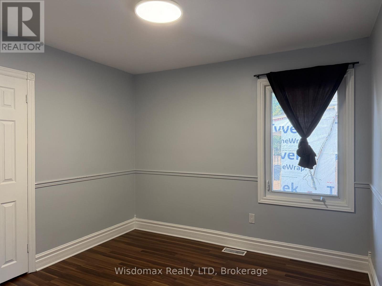 25 Ted Street, St. Catharines, Ontario  L2N 1E6 - Photo 6 - X12500262