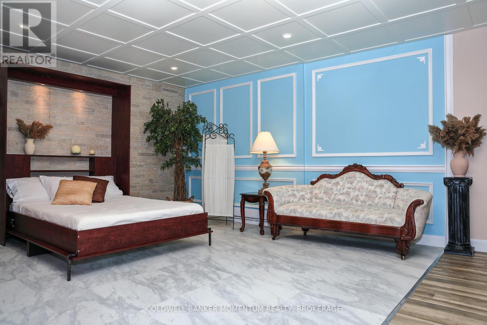 3352 Lake Shore Boulevard W, Toronto, Ontario  M8W 1M9 - Photo 4 - W12500456