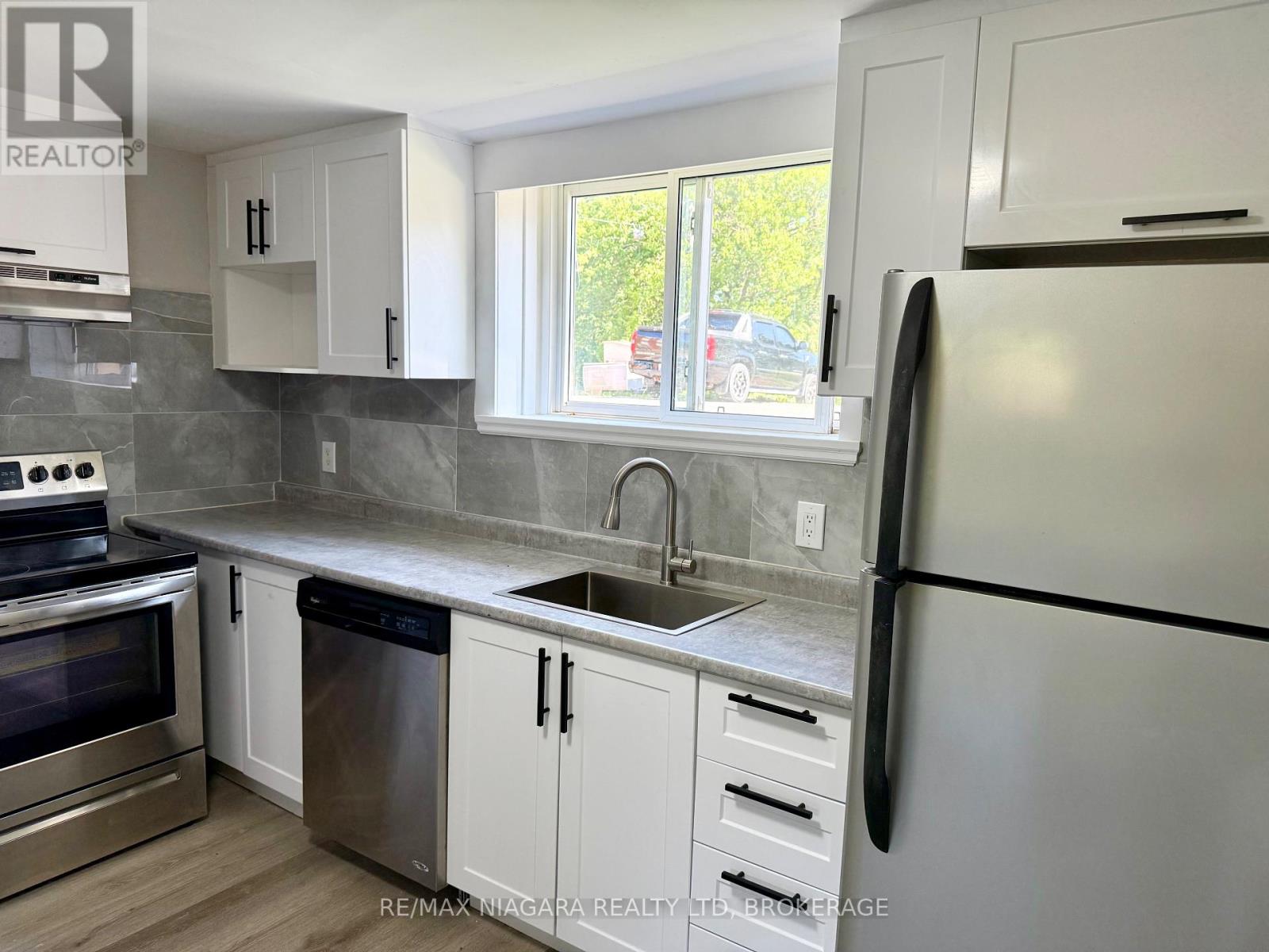 1 - 9 Riverview Boulevard, St. Catharines, Ontario  L2T 3L5 - Photo 6 - X12501086