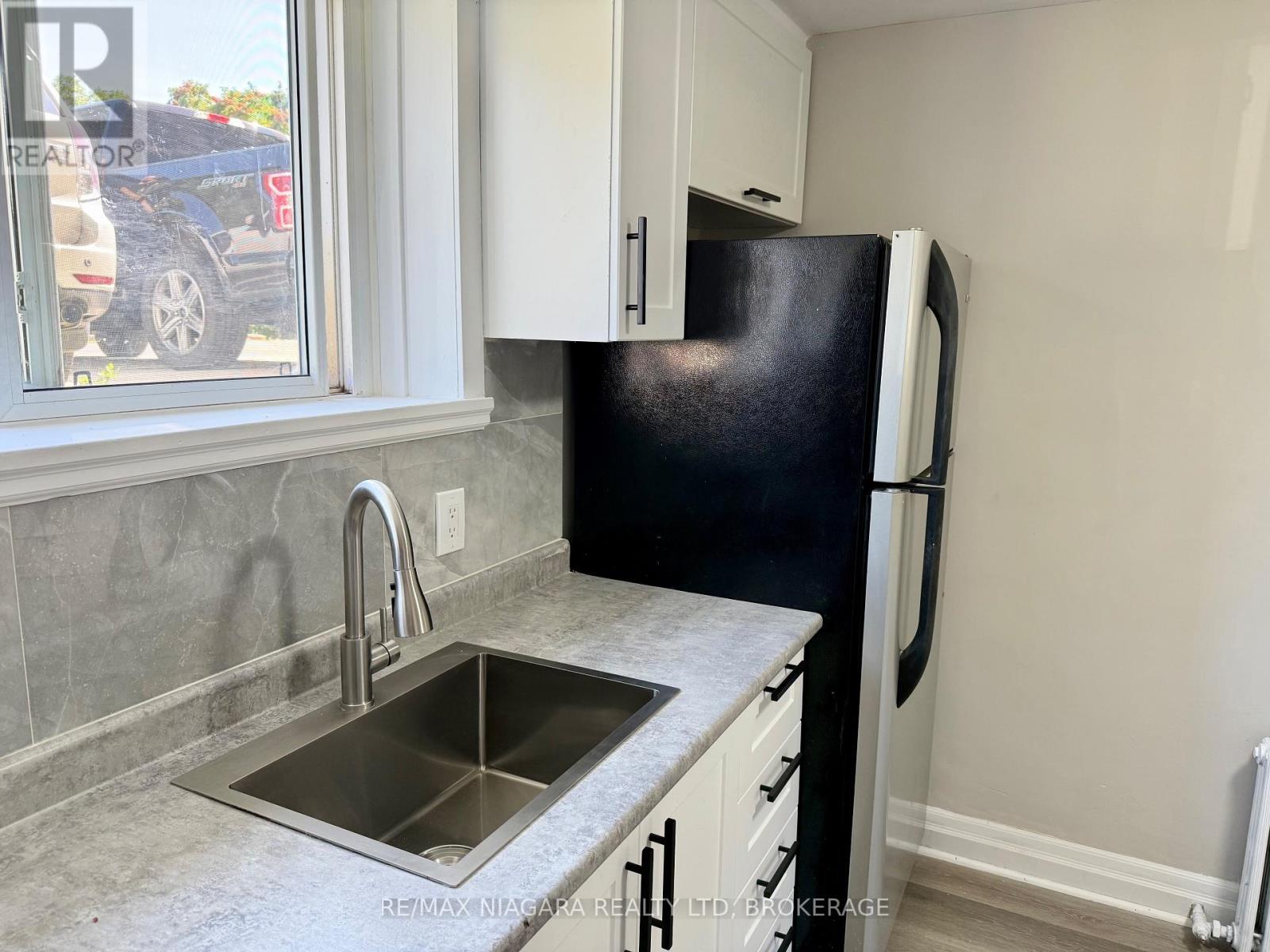 1 - 9 Riverview Boulevard, St. Catharines, Ontario  L2T 3L5 - Photo 7 - X12501086