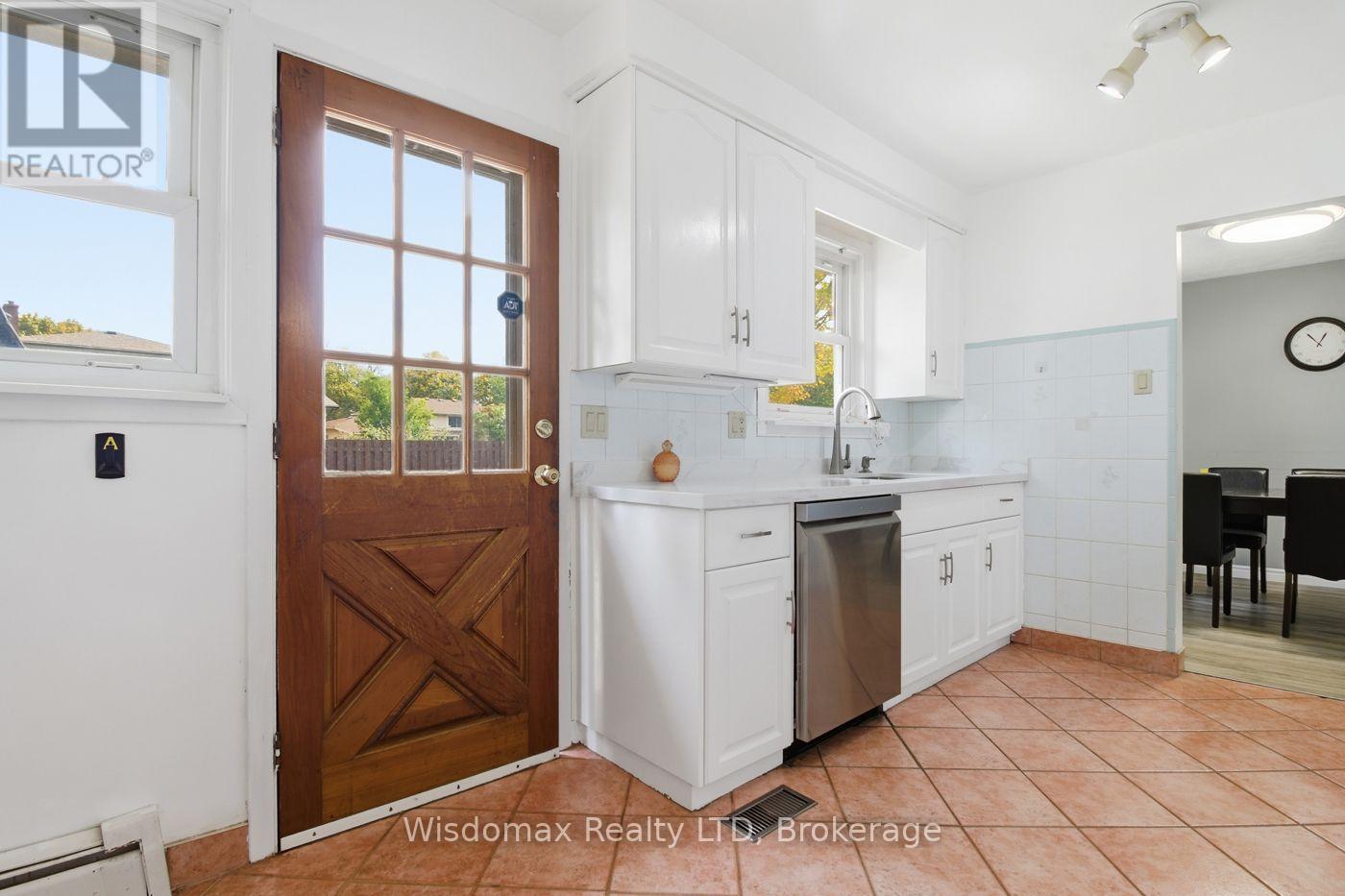 3384 Baker Crescent, Niagara Falls, Ontario  L2J 3L9 - Photo 15 - X12501320