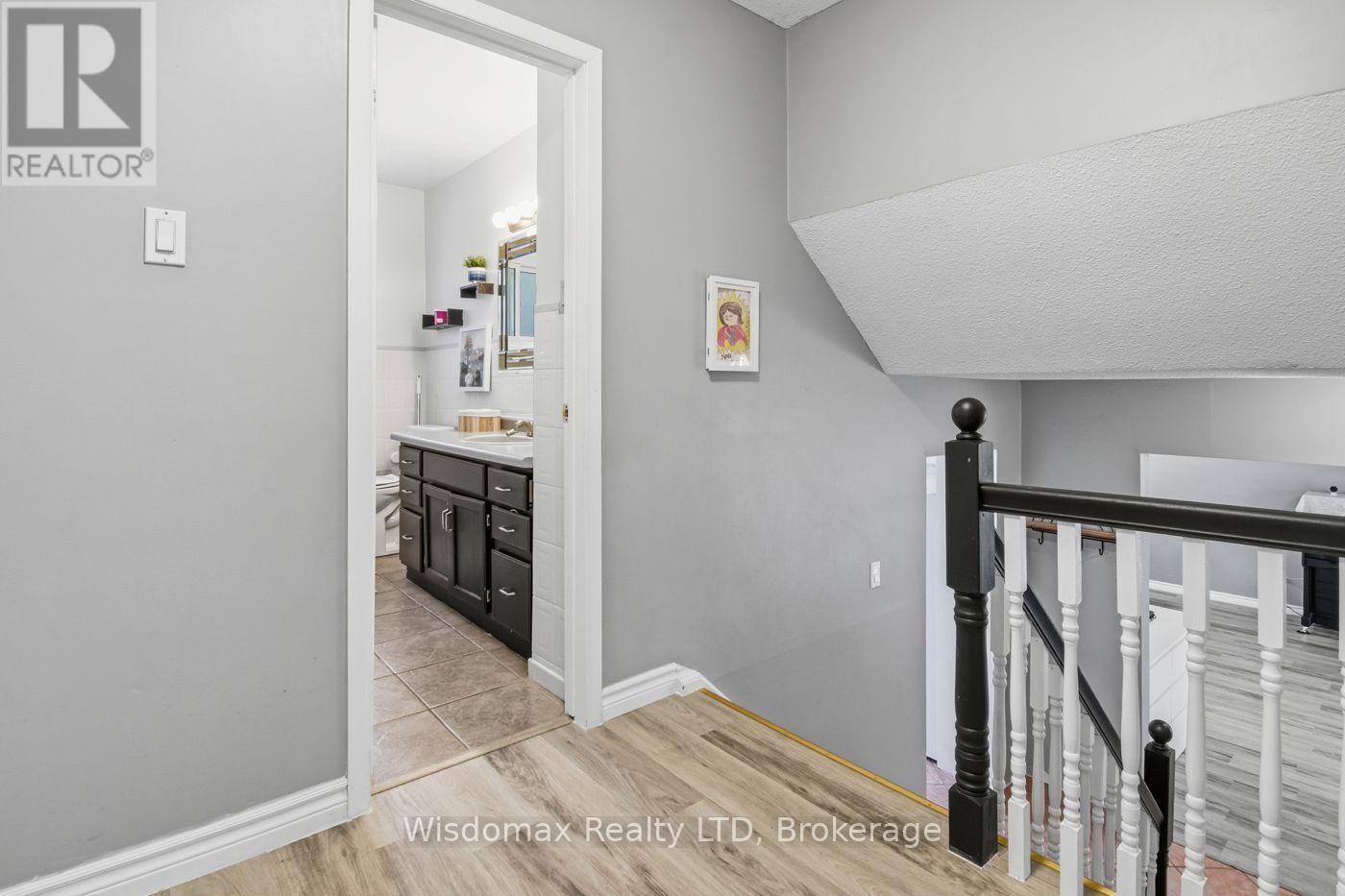 3384 Baker Crescent, Niagara Falls, Ontario  L2J 3L9 - Photo 18 - X12501320