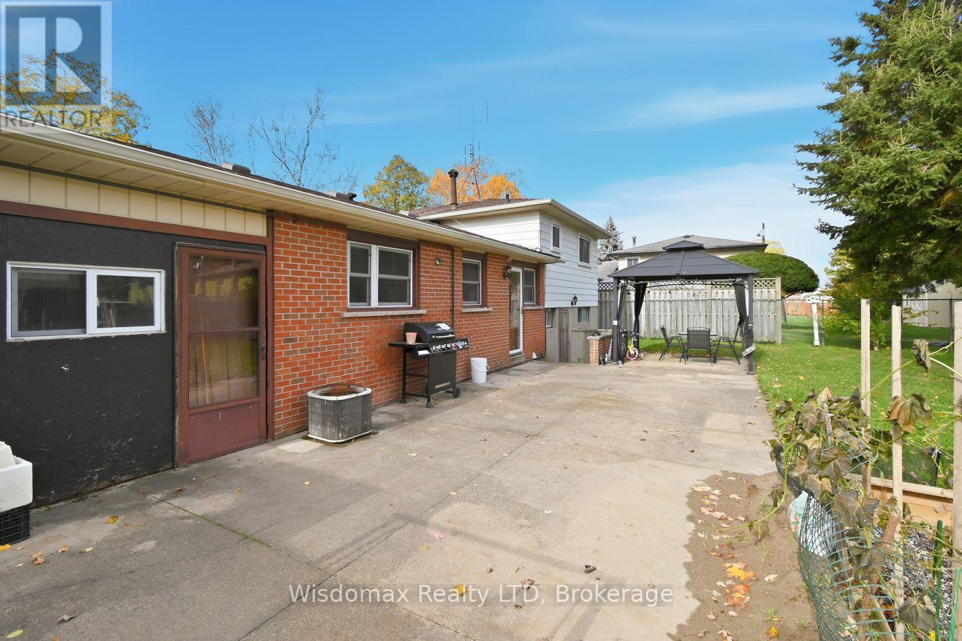 3384 Baker Crescent, Niagara Falls, Ontario  L2J 3L9 - Photo 32 - X12501320