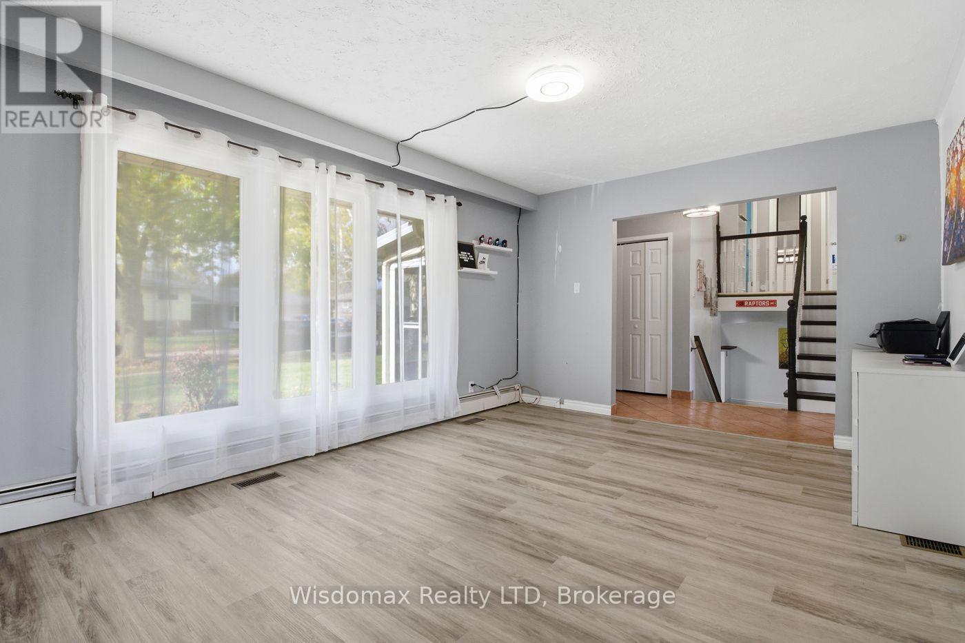 3384 Baker Crescent, Niagara Falls, Ontario  L2J 3L9 - Photo 6 - X12501320