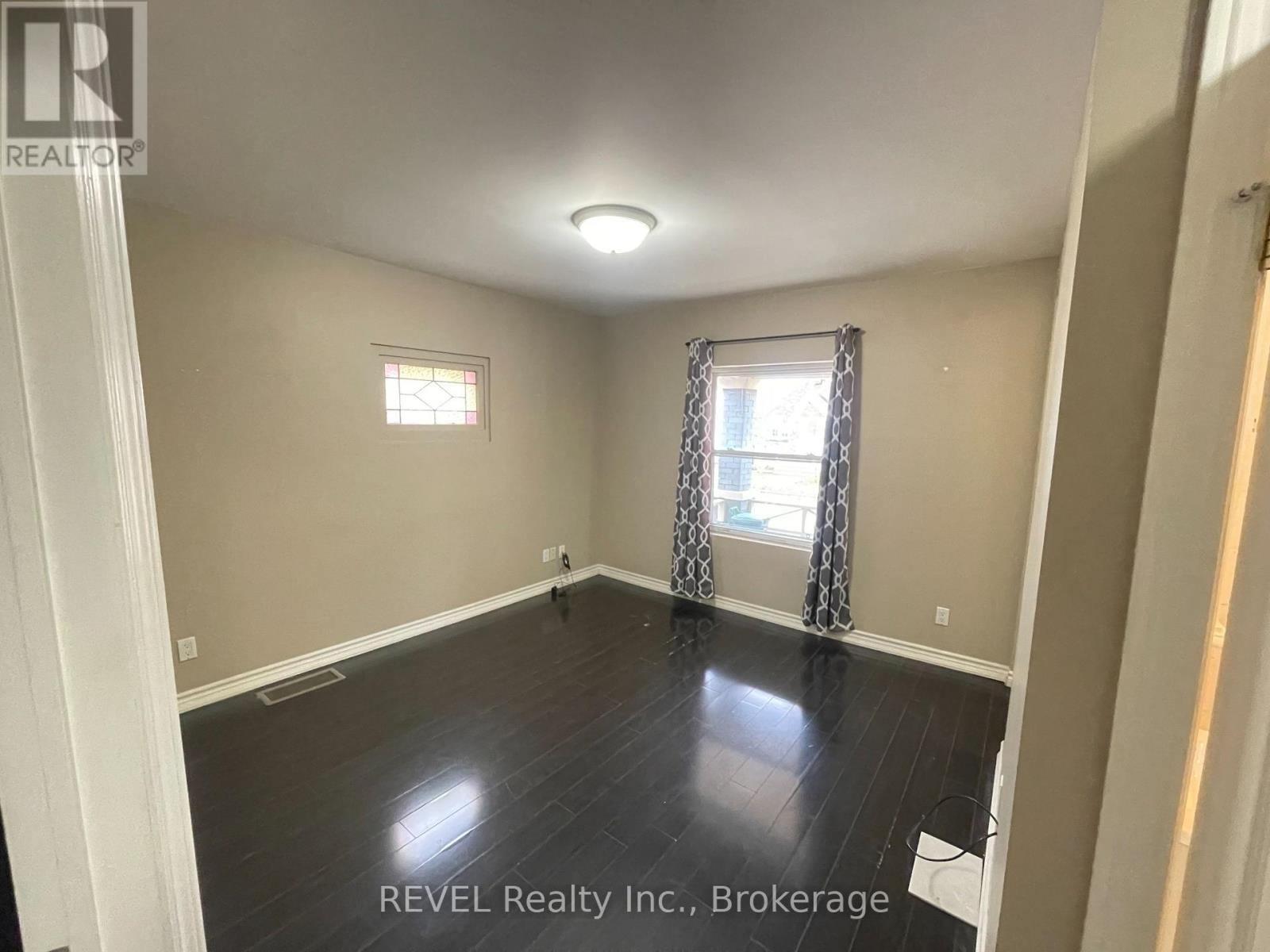 1 - 17 Marmora Street, St. Catharines, Ontario  L2P 3B9 - Photo 4 - X12501680