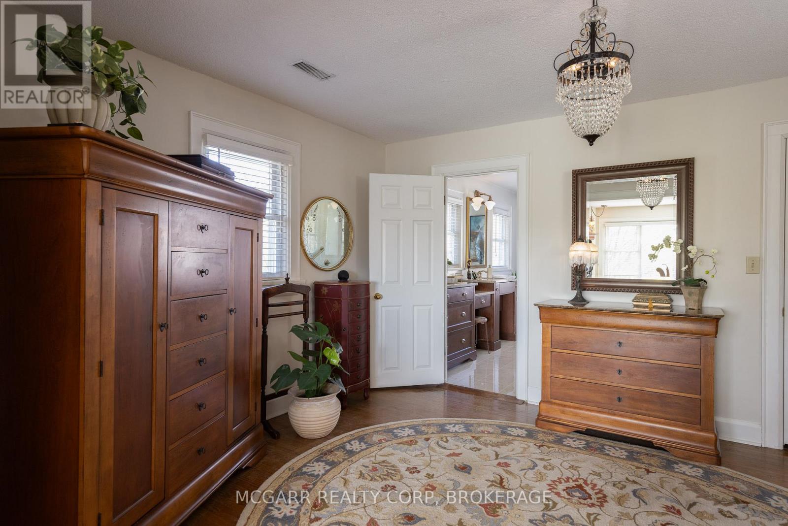 62 Hillcrest Avenue, St. Catharines, Ontario  L2R 4Y1 - Photo 19 - X12501684