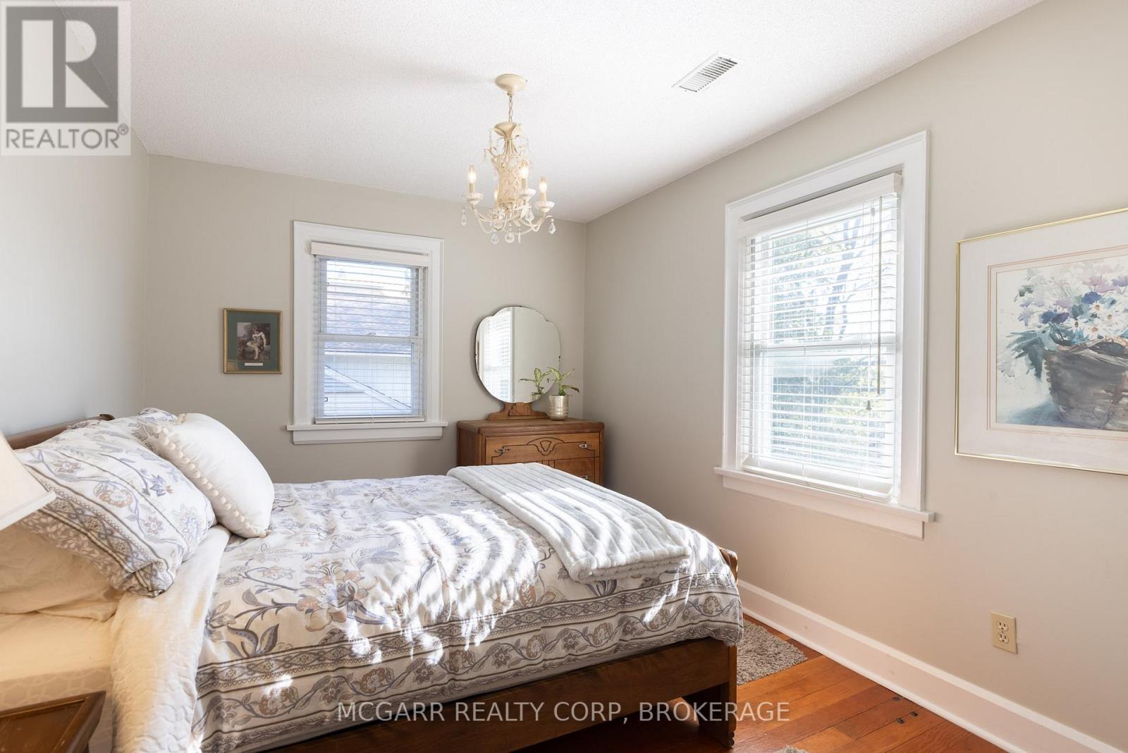 62 Hillcrest Avenue, St. Catharines, Ontario  L2R 4Y1 - Photo 25 - X12501684