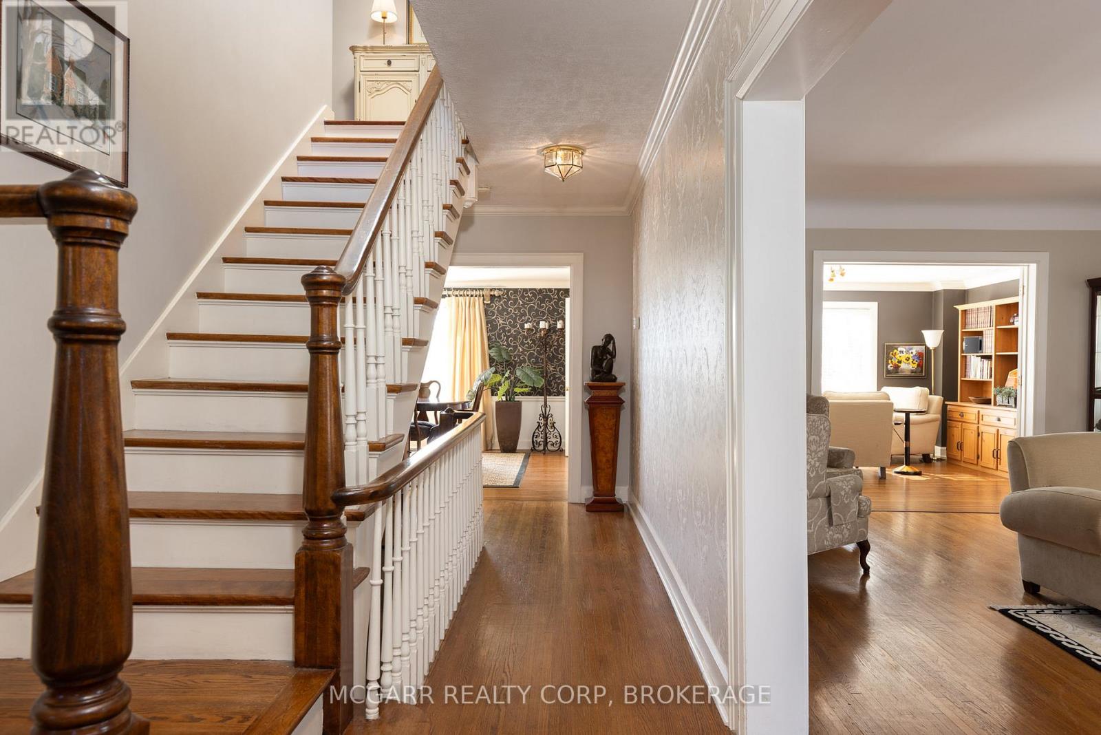 62 Hillcrest Avenue, St. Catharines, Ontario  L2R 4Y1 - Photo 4 - X12501684