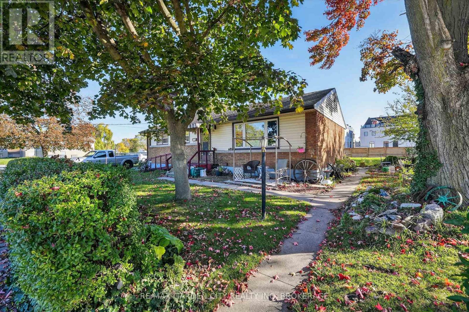 6560 Mcleod Road, Niagara Falls, Ontario  L2G 3G4 - Photo 11 - X12501832