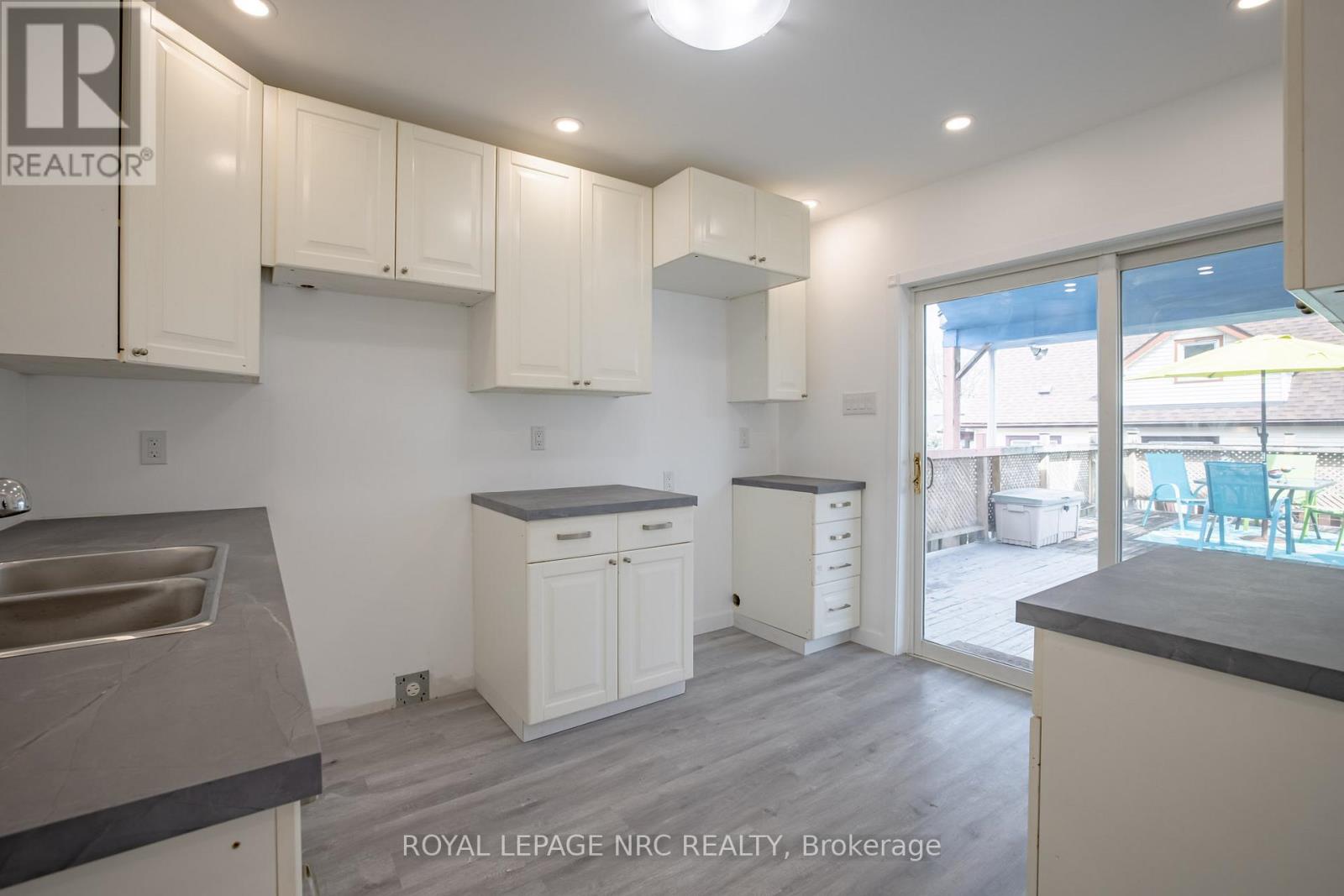 170 Niagara Street W, St. Catharines, Ontario  L2R 4L4 - Photo 12 - X12505730