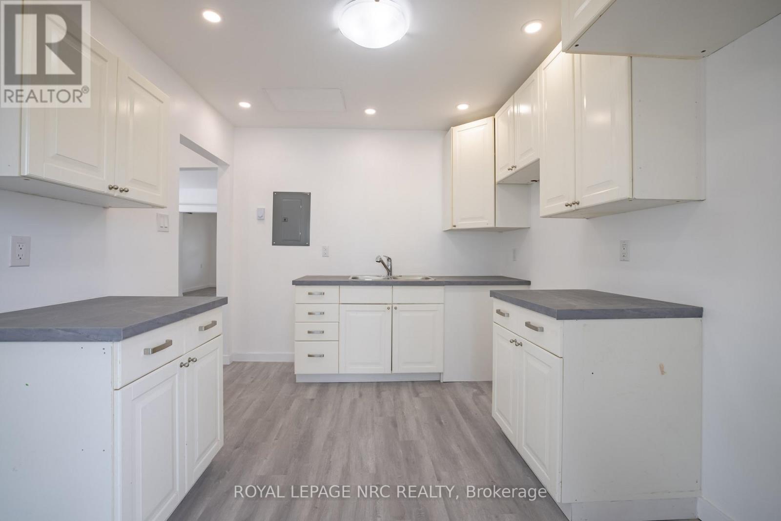 170 Niagara Street W, St. Catharines, Ontario  L2R 4L4 - Photo 13 - X12505730