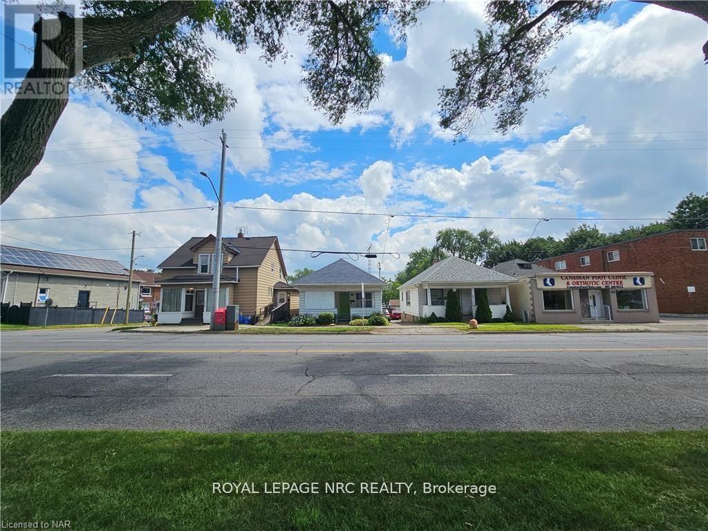 170 Niagara Street W, St. Catharines, Ontario  L2R 4L4 - Photo 2 - X12505730